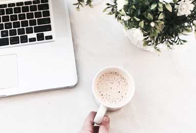 11月6日曼联与劲敌巅峰对决：历史交锋回顾与战术策略分析